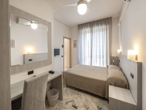 Minibar, desk, soundproofing, free WiFi