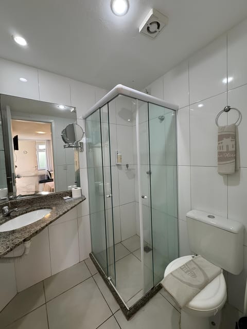 Economy Single Room | Bathroom | Shower, rainfall showerhead, free toiletries, towels