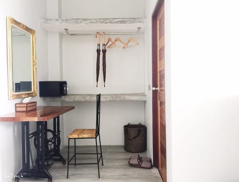 Studio, Balcony | In-room safe, desk, blackout drapes, bed sheets