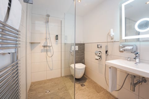 Family Room (Some with Balcony) | Bathroom | Free toiletries, hair dryer, bidet, towels