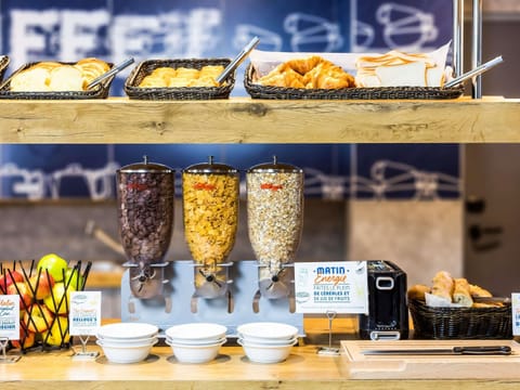 Daily buffet breakfast for a fee