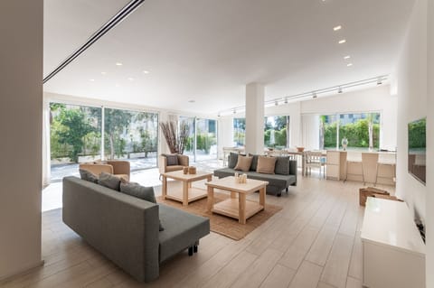 Villa, Ensuite | Living room | TV
