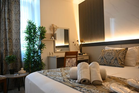 Premium bedding, minibar, desk, laptop workspace