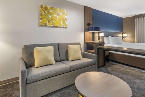 Premium bedding, pillowtop beds, desk, laptop workspace