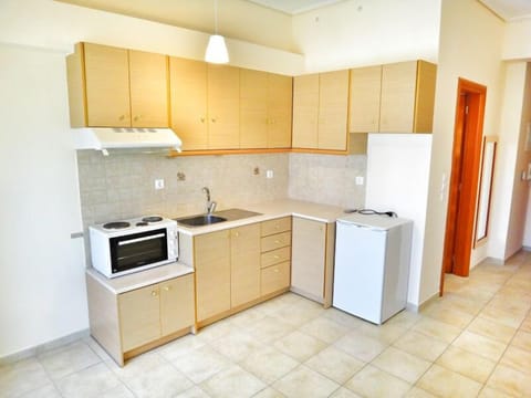 Luxury Apartment (for 6) | Private kitchenette | Fridge, oven, stovetop, cookware/dishes/utensils