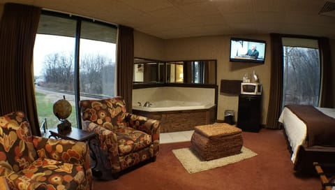 Superior Room, 1 King Bed, River View | Soundproofing, iron/ironing board, free WiFi, bed sheets