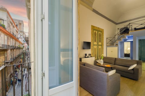 Suite Executive 206 | Premium bedding, minibar, in-room safe, desk