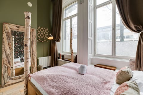 Private Double En-suite Room | Premium bedding, soundproofing, iron/ironing board, free WiFi