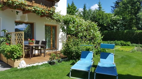 Apartment, 3 Bedrooms (2 Bathrooms) | Garden view