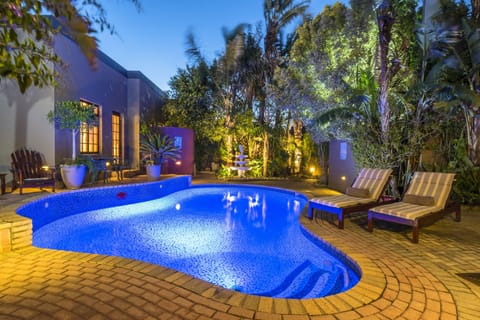 Seasonal outdoor pool, pool umbrellas, sun loungers