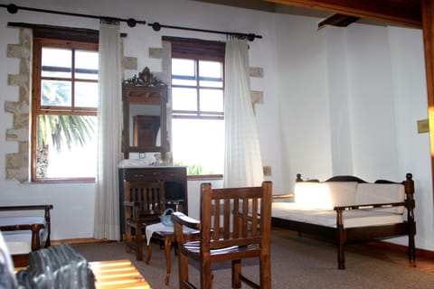 Duplex (Maisonette) | Desk, soundproofing, cribs/infant beds, free WiFi