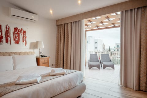 Deluxe Suite, Terrace | Terrace/patio