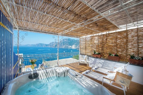 Deluxe Room, 1 King Bed, Private Pool, Annex Building | Terrace/patio