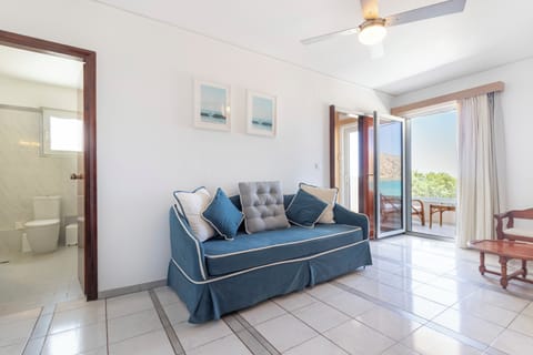 Suite, Balcony, Sea View | Bed sheets