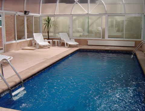 Indoor pool, sun loungers