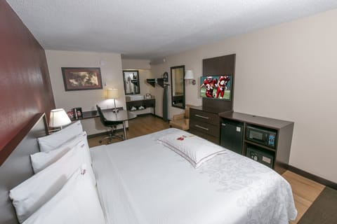 In-room safe, desk, blackout drapes, free WiFi