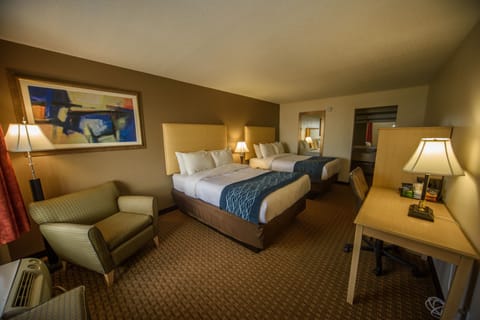 Standard Room, 2 Double Beds | Desk, iron/ironing board, free WiFi, bed sheets