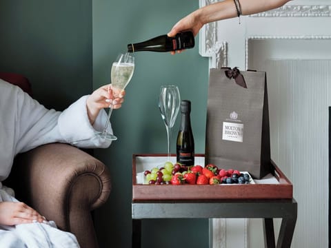 Luxury Double or Twin Room | Champagne service