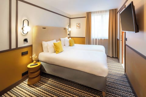 Standard Room, 2 Twin Beds, Non Smoking | Individually furnished, desk, blackout drapes, soundproofing