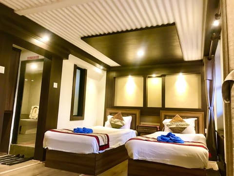 Deluxe Room | Desk, free WiFi, bed sheets