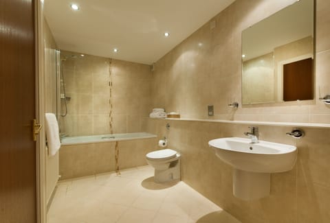 Shower, free toiletries, towels