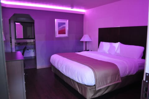 Desk, iron/ironing board, WiFi (free), bed sheets