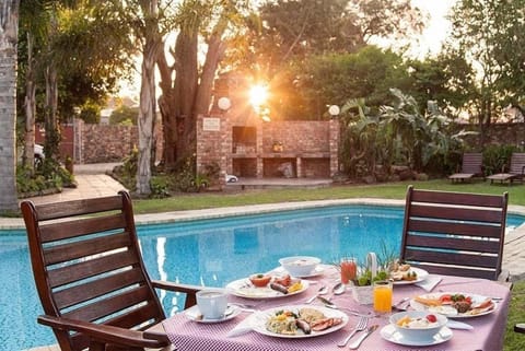 Daily English breakfast (ZAR 100 per person)