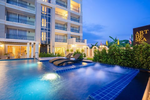 Outdoor pool, sun loungers