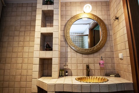 Standard Room | In-room safe, iron/ironing board, free WiFi, bed sheets