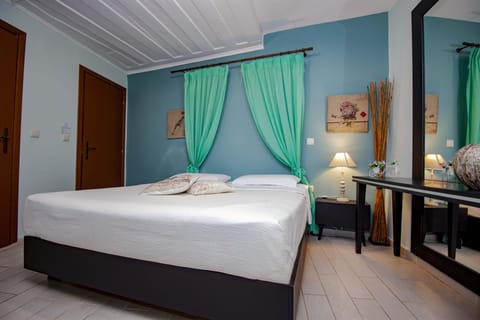 Standard Room | In-room safe, iron/ironing board, free WiFi, bed sheets