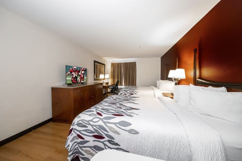 Desk, blackout drapes, iron/ironing board, free WiFi