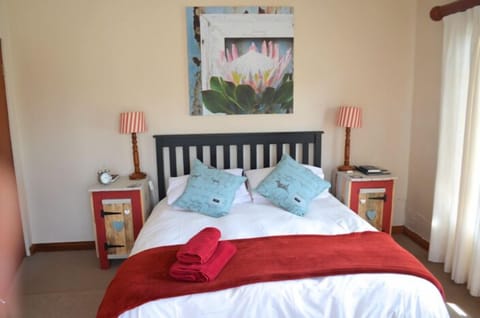 Premium bedding, iron/ironing board, free WiFi