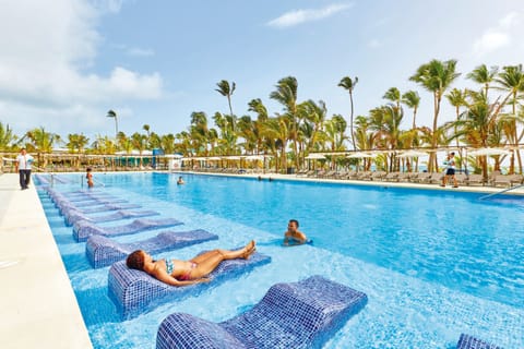 3 outdoor pools