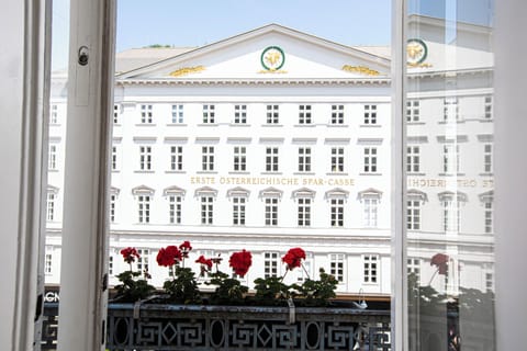 Comfort Suite, 1 Bedroom, City View | Premium bedding, minibar, blackout drapes, soundproofing