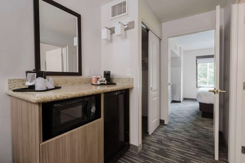 Suite, 1 Bedroom, Non Smoking | Premium bedding, pillowtop beds, individually decorated