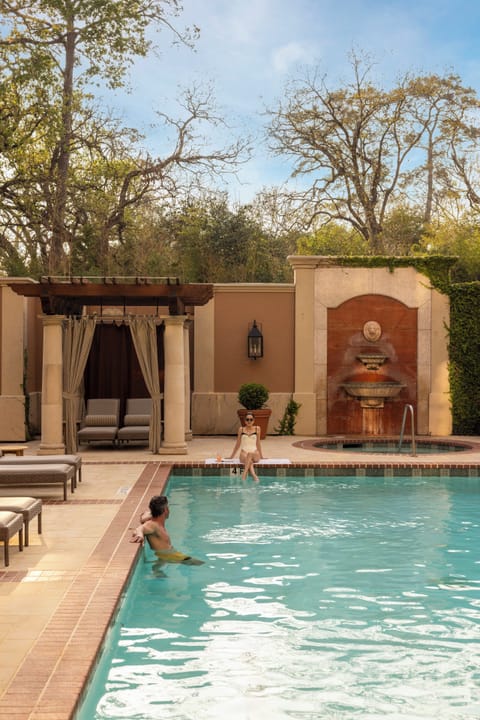 Outdoor pool, free cabanas, pool umbrellas