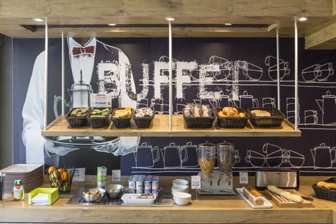 Daily buffet breakfast (EUR 9.90 per person)