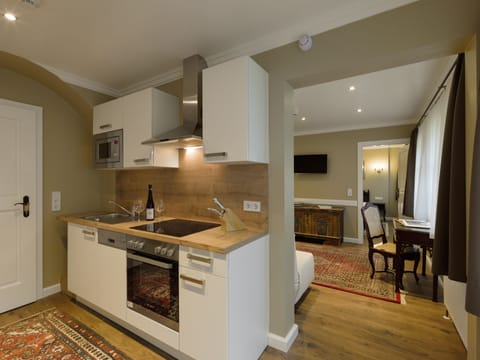 Luxury Apartment, 1 Bedroom (self-catered) | Private kitchen