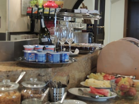 Daily buffet breakfast for a fee