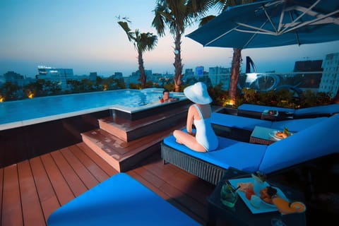 Sundeck