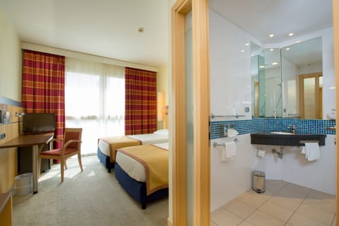 Down comforters, minibar, in-room safe, desk