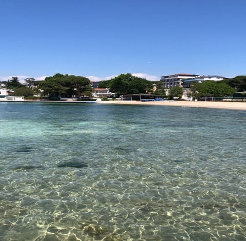 Private beach nearby, white sand, sun loungers, beach umbrellas