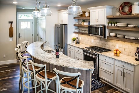 Beach House 1 Bedroom King Lower Level-A | Premium bedding, individually decorated, iron/ironing board, free WiFi