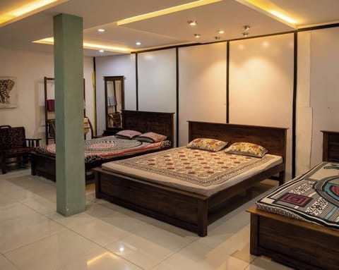 Comfort Studio, Multiple Beds, Ground Floor | Desk