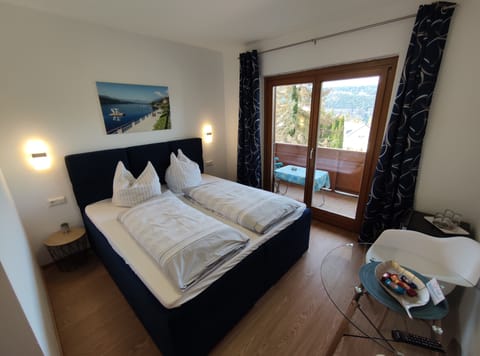 Standard Double Room, Lake View | Free WiFi, bed sheets
