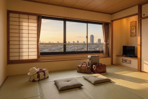 Traditional Triple Room, Non Smoking | Desk, blackout drapes, iron/ironing board (on request), WiFi (free)
