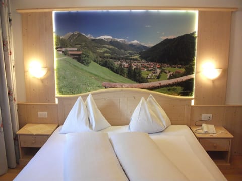 Traditional Double Room, Non Smoking, Balcony | Premium bedding, in-room safe, desk, blackout drapes