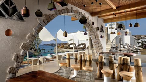 Poolside bar