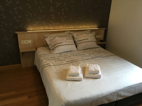 Comfort Double Room | Desk, cribs/infant beds, free WiFi