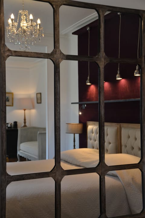 Deluxe Double or Twin Room, Garden View | Minibar, in-room safe, individually decorated, desk